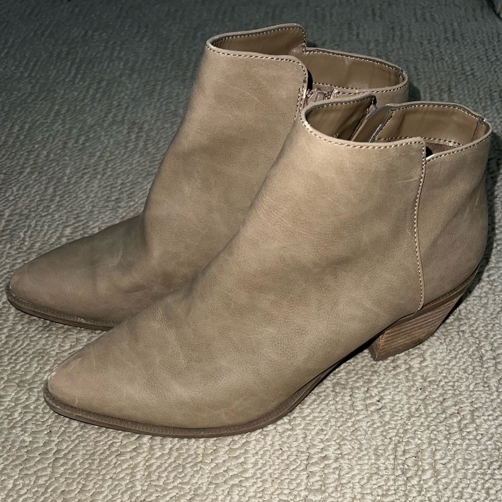 American Eagle Size 10 Greyish-Beige Stylish Boots - Picture 1 of 4